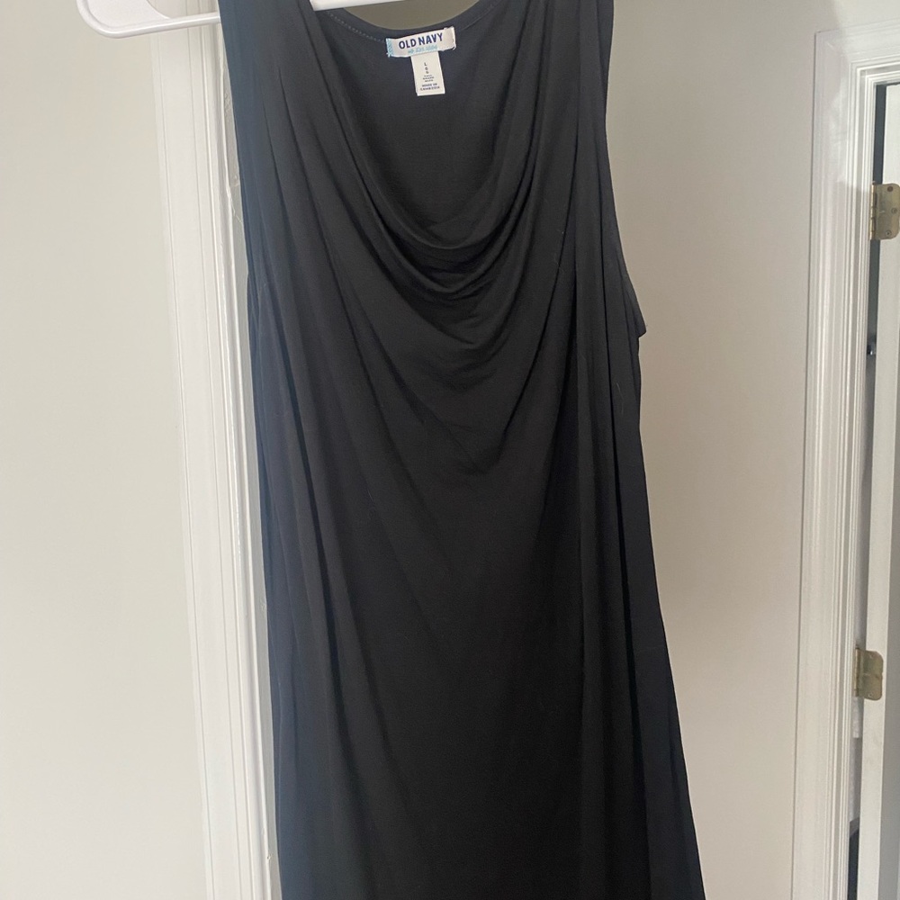 Black scoop neck tank, old navy